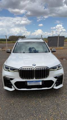 BMW X7 4.4 V8 GASOLINA M50i DARK SHADOW EDITION STEPTRONIC BMW X7 4.4 V8 GASOLINA M50i DARK SHADOW EDITION STEPTRONIC